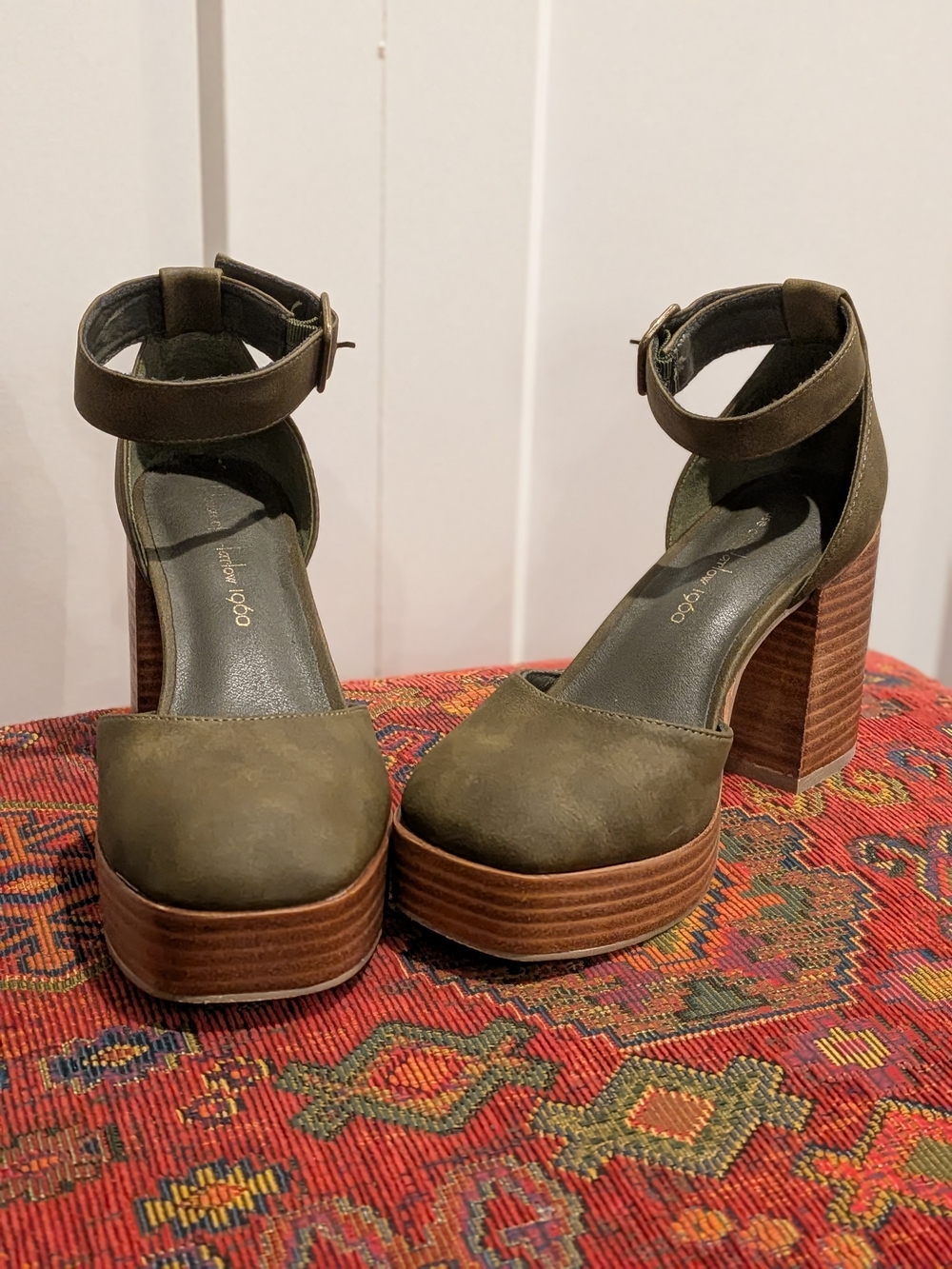House Of Harlow Olive Leather Ankle-Strap Platform Block Heels Sz. 6